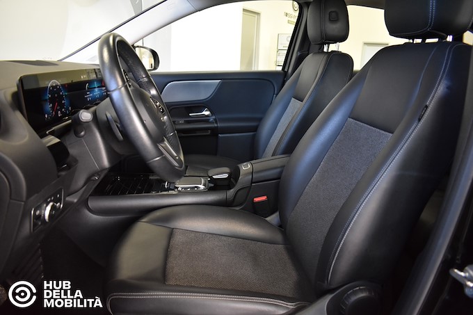 MERCEDES-BENZ GLA 180 Automatic Business Extra